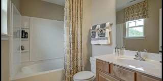 Room in 3 Bedroom Home at Revolutionary Trl Gallery 7