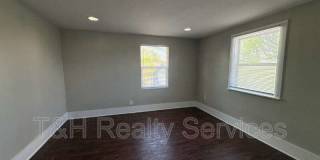 3729 North Kenwood Avenue Gallery 9