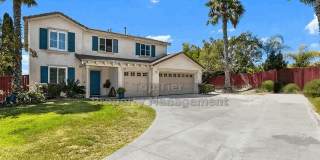 1 YEAR LEASE ONLY! SPACIOUS 4 BEDROOM + LOFT HOME WITH VIEWS & 3 CAR GARAGE IN OCEANSIDE! Gallery 1