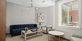 625 SLATERS LN Gallery 11