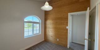SPACIOUS HOME IN LAVERKIN FOR RENT! Gallery 39