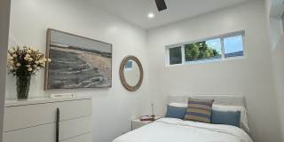 2534 Whitney Avenue Gallery 17