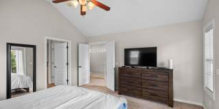 Furnished 3 bed/2.5 bath Gallery 8