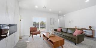 204 W Houston Street Gallery 12