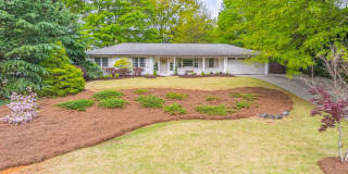 Fully renovated ranch with finished basement, flat fenced in backyard, walking distance to Canton St., Roswell Gallery 3