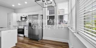 Beautiful and Modern Home! Gallery 15