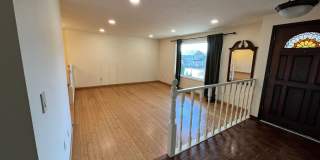 Beautiful One-Level Home with Sunroom, Vaulted Ceilings & Multiple Living Areas Gallery 7