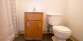 5335-5345 S. Kimbark Ave. Gallery 50