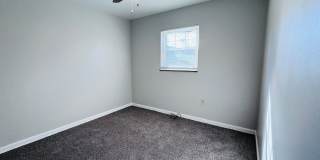 Beautiful Three Bedroom with Basement and Garage Gallery 9