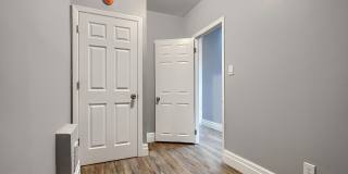 2533 W LOMBARD Street Gallery 27