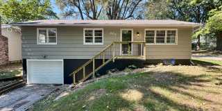 Fully Renovated Home Near Downtown Blue Springs Gallery 1