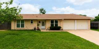 902 Lynn Ln. Gallery 1
