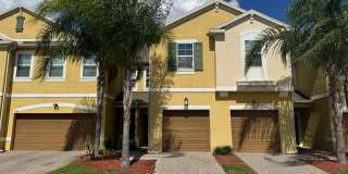 3-Bedroom Townhome in Econ Trails | Orlando Gallery 1