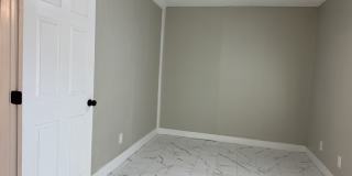 728 West 39th Street Gallery 18