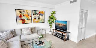 Spacious & Fully Renovated Townhome in East Hollywood – Prime Location! Gallery 5