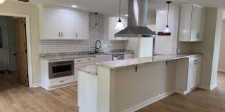 Beautifully renovated 4BR/3BA home close to NAS and beaches Gallery 9