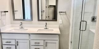 Spacious open floorplan with lots of light Gallery 22