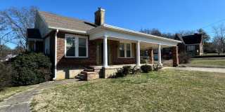 Stunning 4 Bed 2 Bath Home in the Heart of Shelbyville Gallery 1