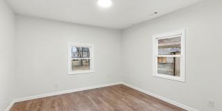 Fully Updated 2-Bed with Modern Finishes Gallery 24