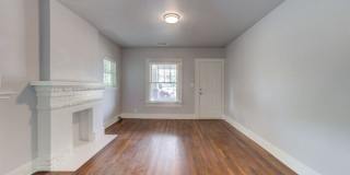 2607 East 10th Street Gallery 7