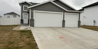 910 58th Ave S. Gallery 1