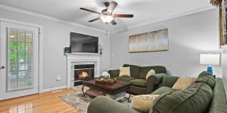 Charming 2-bedroom, 2.5-bathroom Townhouse Located in the Heart of Raleigh, NC Gallery 4