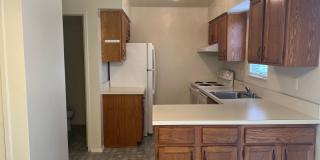 Spacious Townhome Close To EVERYTHING Gallery 6