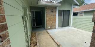 3 Bedroom 2.5 Bathroom Townhome located in Pelican Bay Gallery 59