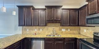 Lovely 3 Bed 2.5 Bath Home with Community Amenities Gallery 8