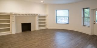 5487-5491 S. Hyde Park Boulevard Gallery 10