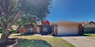 Nice 3 Bedroom 2 Bathroom Home with Storm Shelter and Office! Gallery 1