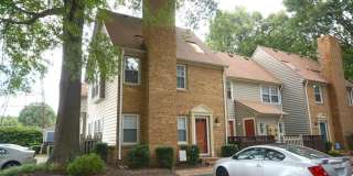 Beautiful 2-bedroom, 2 full-bath condo located just off Greenbrier Parkway! Gallery 1