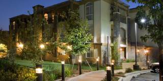 Avalon Thousand Oaks Plaza Gallery 30