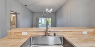 1032 RADISON Avenue Gallery 12