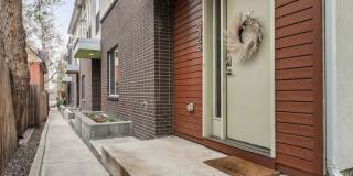 3 Bedroom Townhome in Denver Gallery 1