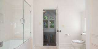Adorable Enfield Home With Detached Studio Garage Gallery 24