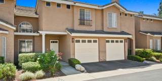 Modern 3BD 2.5BA Townhome with Vaulted Ceilings, Private Pergola Patio, and One-Car attached Garage Gallery 1