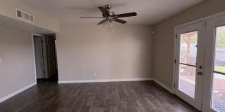 Modern 2 Bed 2 Bath East Side Home with Desert Views, Hot Tub & Spacious Backyard! Gallery 6
