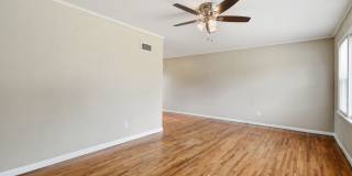 Charming 3 Bedroom 1 Bath near Route 66! Gallery 5