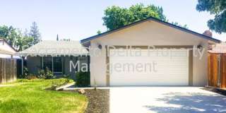 Charming 3 Bedroom 2 Bath Home in Rosemont Gallery 1