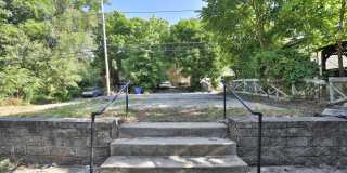 4 Bedroom North Campus Newly Remodeled House with 2 Decks and Patio Gallery 38