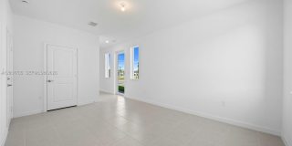 715 SE 15th St Gallery 4