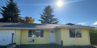 Move-In Ready 2-Bedroom Duplex in Yelm! Gallery 1