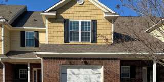 Lovely 3 Bed 2.5 Bath Home with Community Amenities Gallery 1