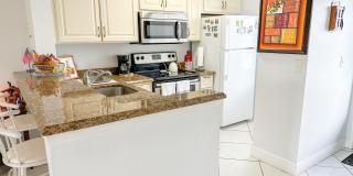 2222 N Cypress Bend Drive Gallery 5