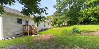 Charming 2BR Duplex in Oak Ridge Gallery 13