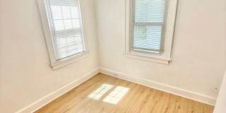***RENT READY~4 Bed RENOVATED 2 story house/w/ downstairs bedroom/Granite countertops Gallery 67