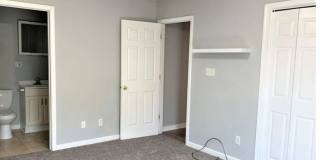 SCAD-Friendly 3BR Home – Walk to Bus Stop | Roommates Welcome! Gallery 5