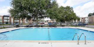 Glen Oaks Gallery 18