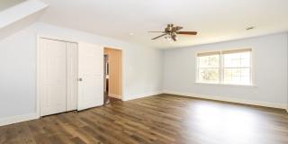 Stunning 3 Bedroom Home with Barn and Over 3 Acres! Gallery 18